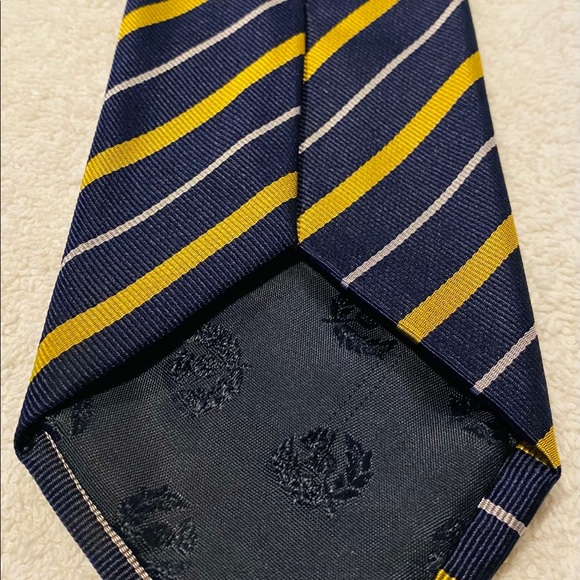 Brand New Stylish Tie By JAMES SMART - Picture 3 of 4